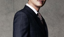 韩国男演员化妆师爆料视频,明星化妆幕后真相